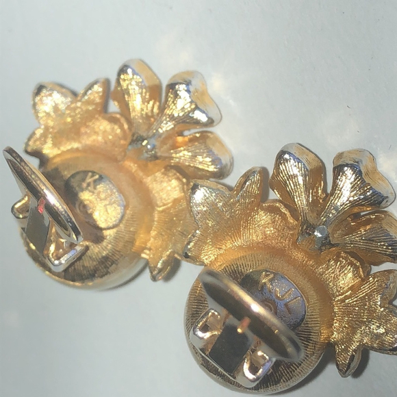 Kenneth Jay Lane KJL Vintage Gold Tone Faux Pearl CZ Rhinestone Clip On Earrings - Picture 7 of 8